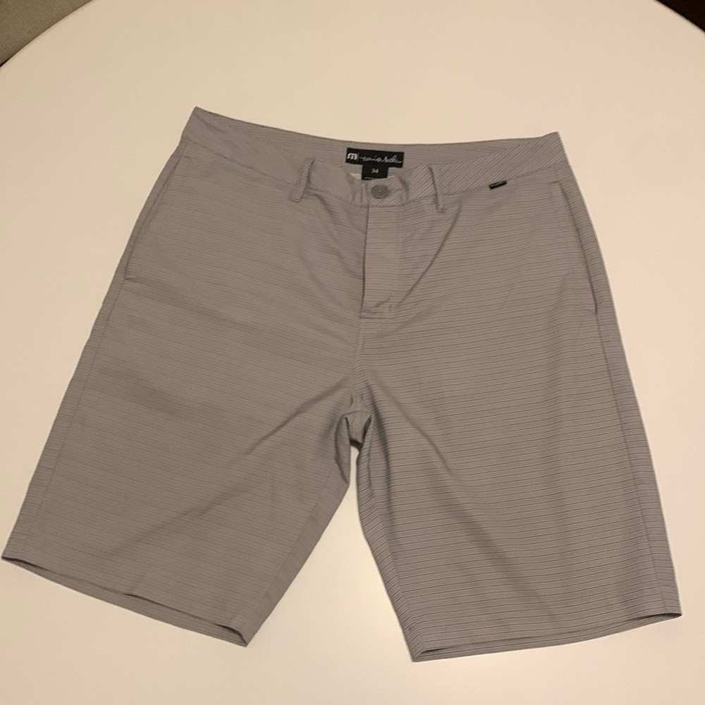 Travis Mathew golf shorts 34